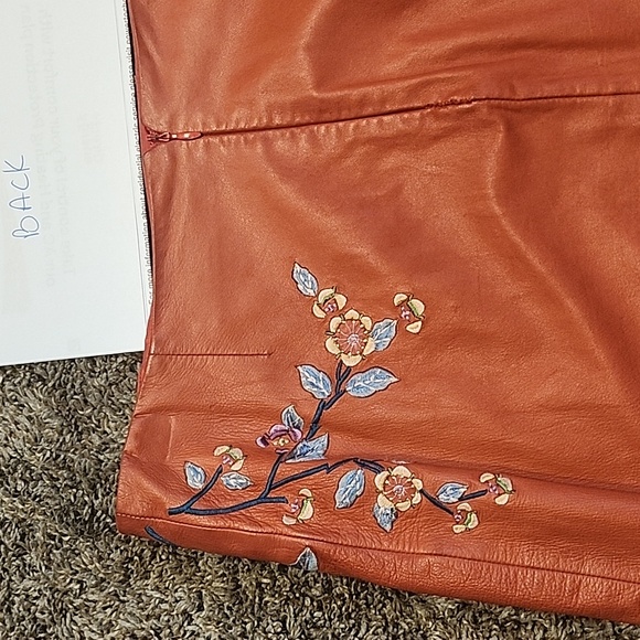 Leather skirt - Picture 7 of 9